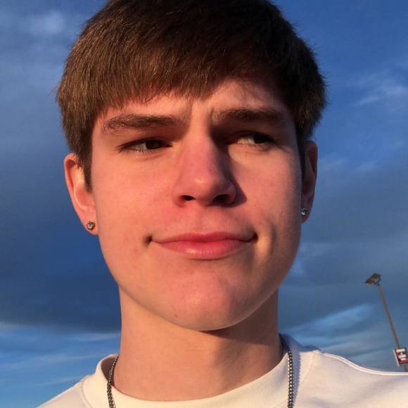 Meet your Posher, Lucas - Picture 1 of 1